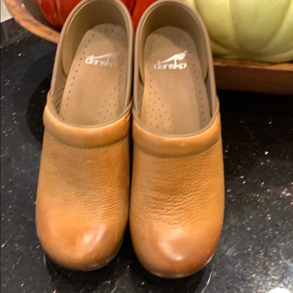 Dansko size 8